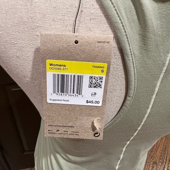 NWT Nike Women’s Training Tank Size Small Pale Green - Picture 5 of 6